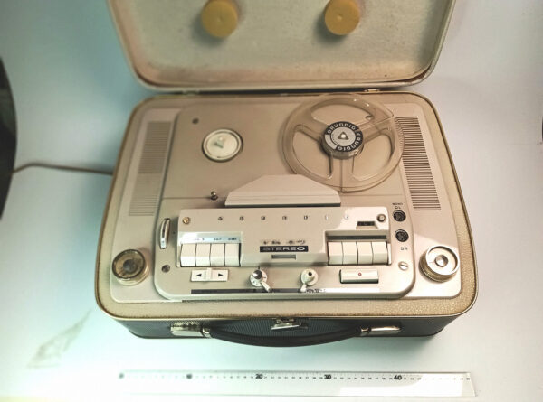 Magnetofon Grundig TK47