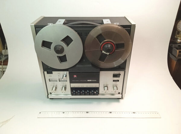 Magnetofon Hitachi